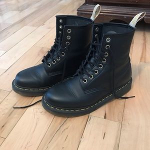 Doc Martens Vegan 1460 Boots